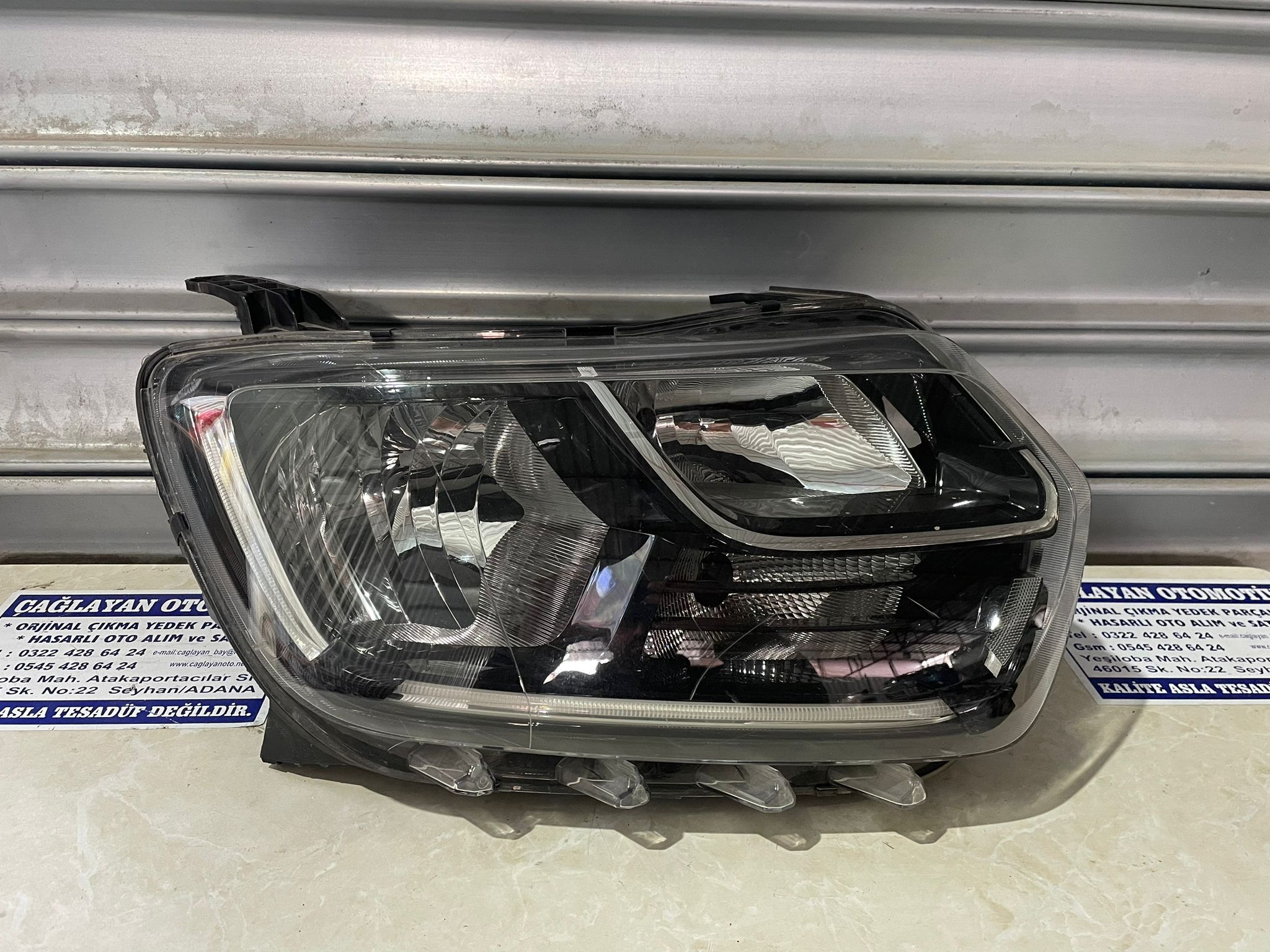 Dacia Duster Sağ Far 